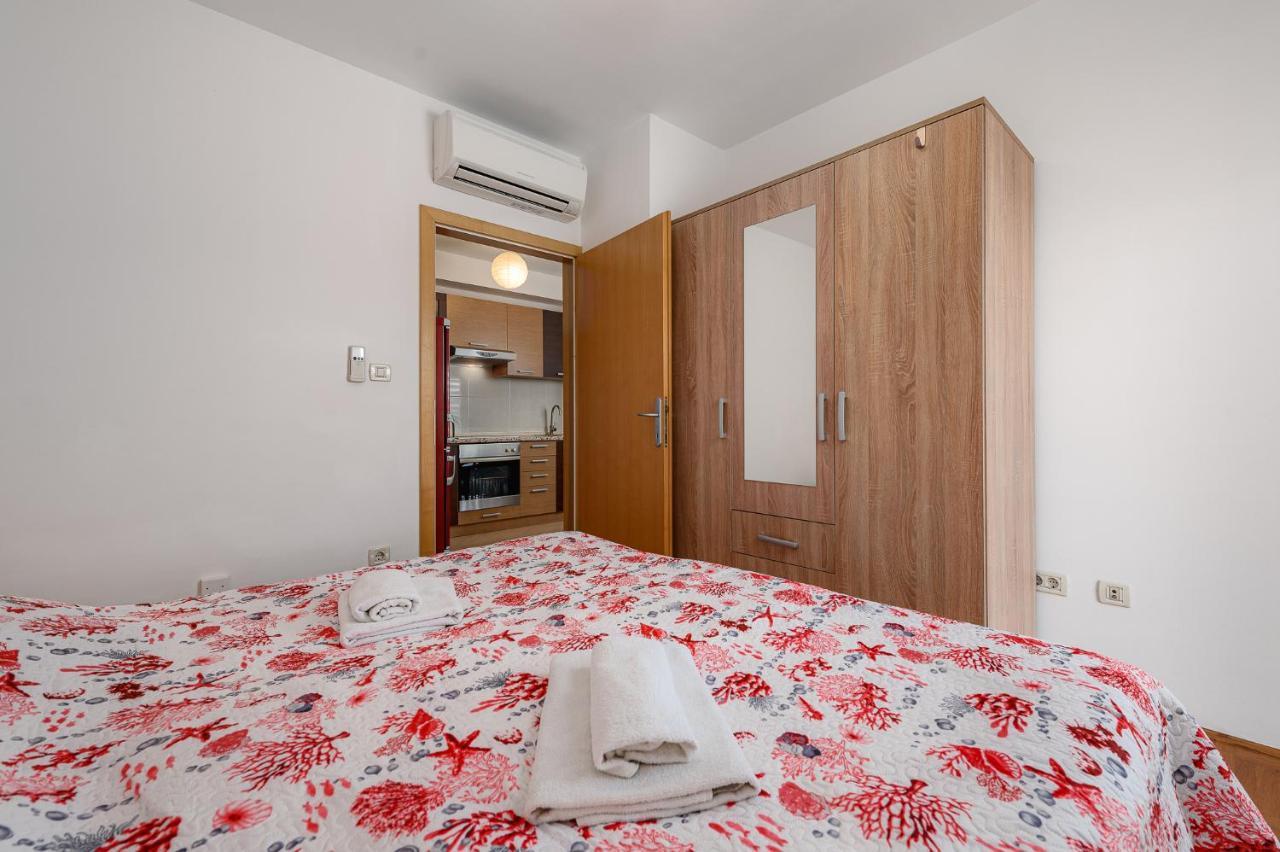 Apartment Ares 14 - Umag Center ภายนอก รูปภาพ